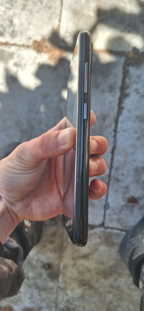 Huawei запазен има малък дефект