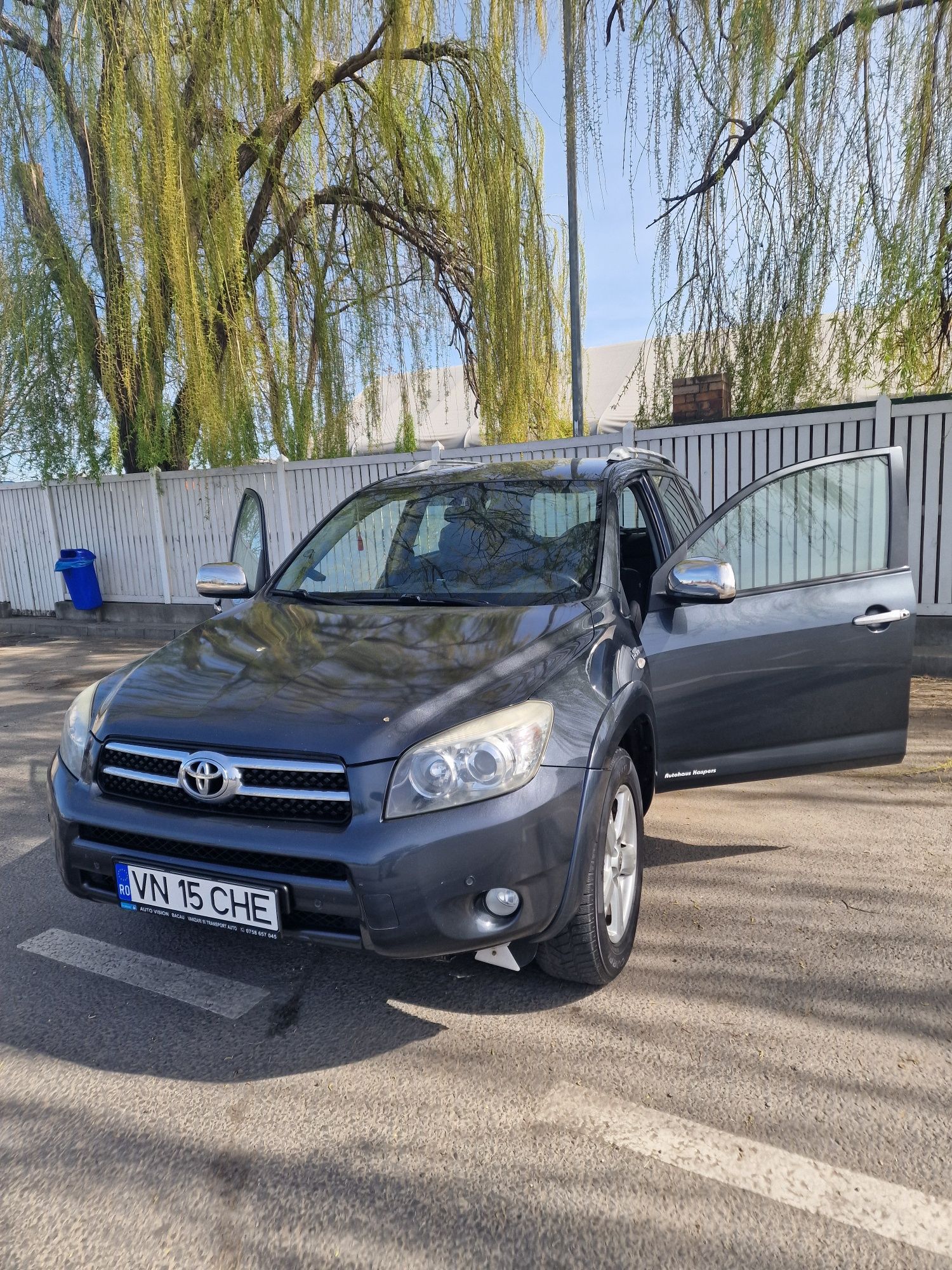 SUV Toyota Rav 4 2.2 177cp