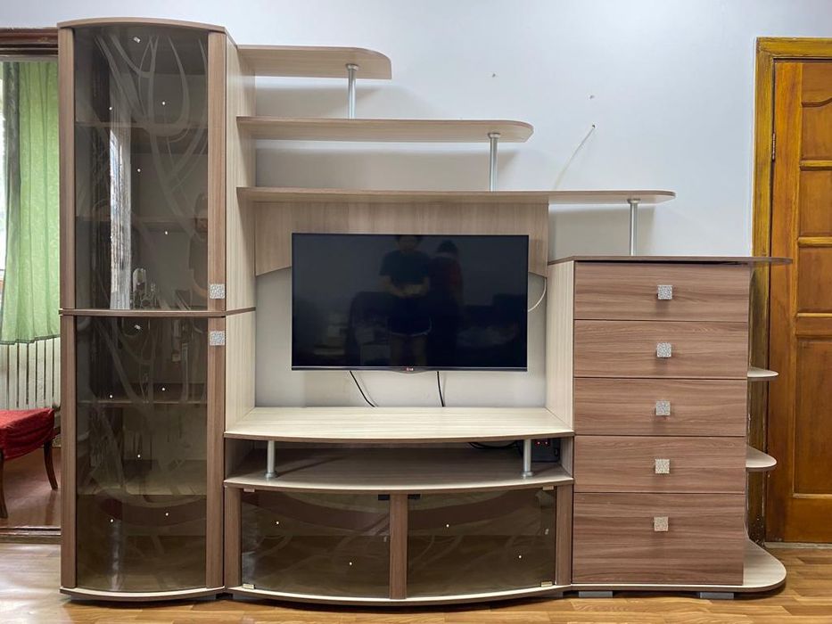 Стенка в хорошем качестве и состоянии