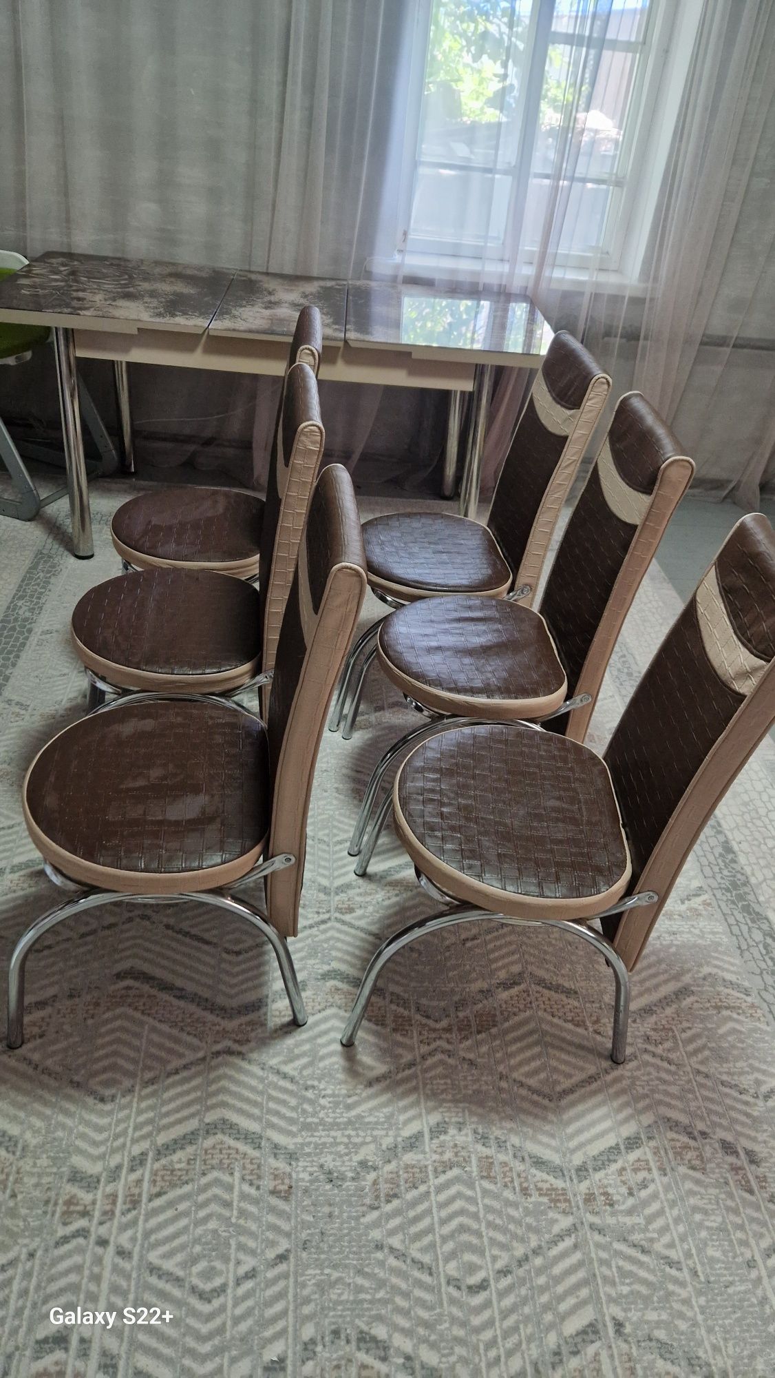 Продам стол со стульями