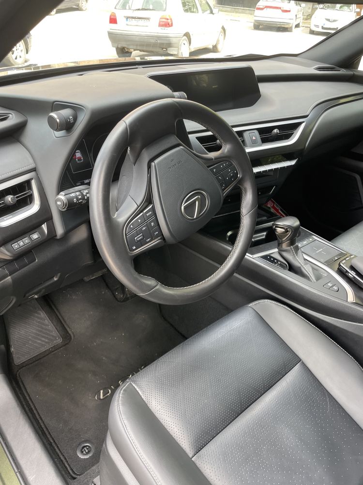 Lexus UX250H hybrid