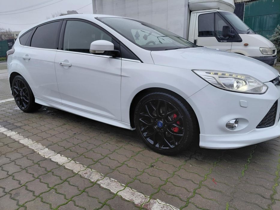 Vând Ford focus pachet St de fabrica 1.6 I de 182cp