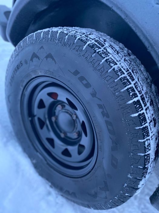 Продается Резина Зимняя 235.75.р15