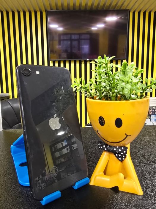 Iphone SE 2020, 128гб, 75% акб, Kaspi 0-0-12