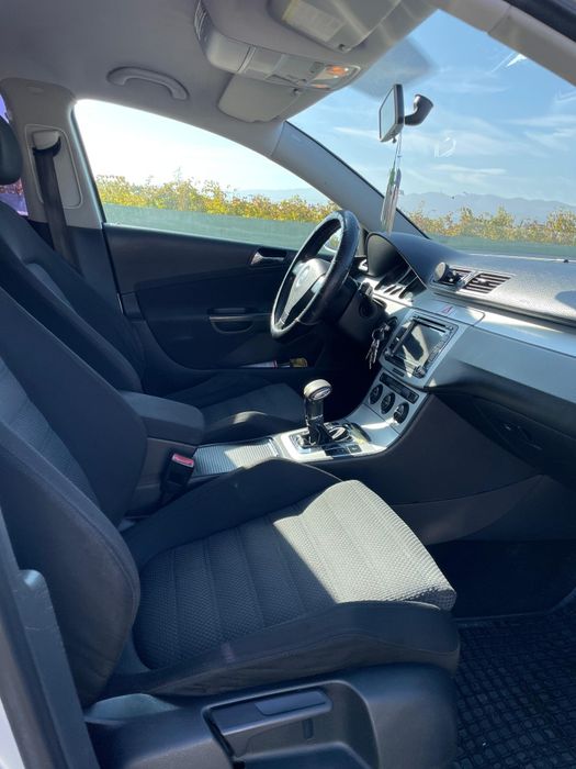 Vând Volkswagen Passat