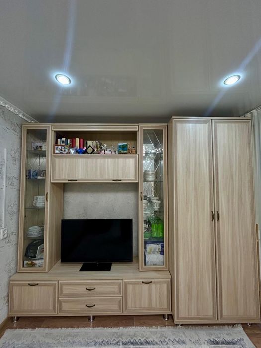 Продается стенка шкаф для гостинной/зала/хола