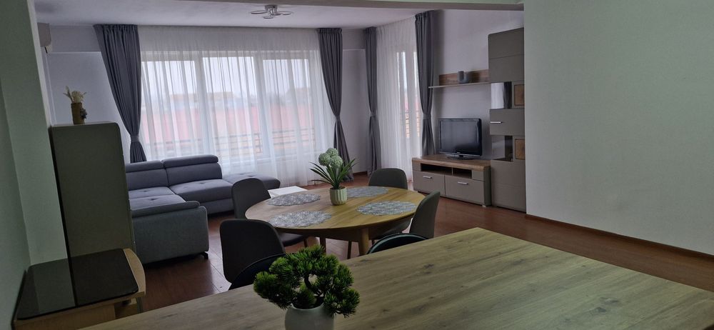 Vând apartament in LUCEAFĂRUL Oradea  2 camere 70 mp