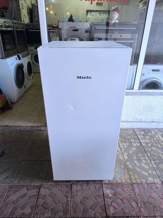 Фризер Miele FN 22263 ws - 194 литра.