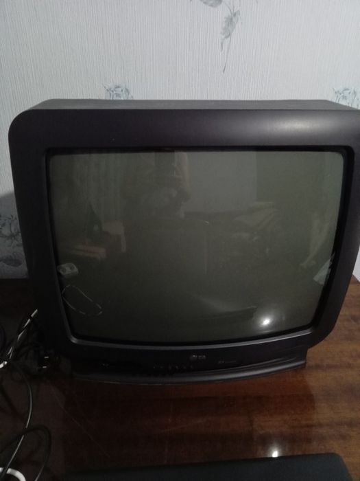 Пподам Телевизор LG