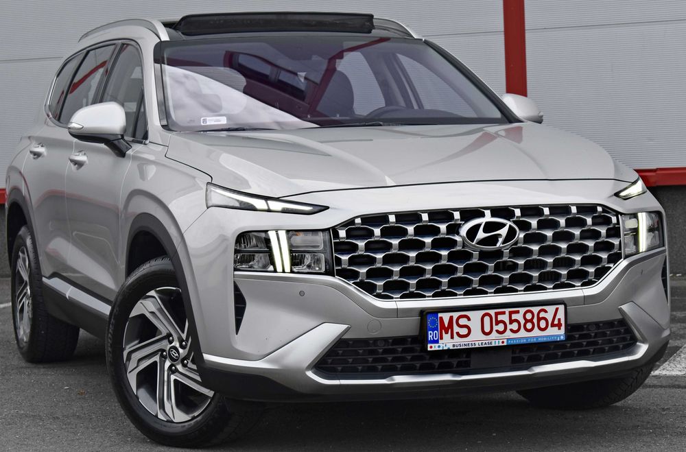 Hyundai Santa Fe~2021~Trapa~RAR~Distronict~Keyless~4x4~GARANTIE