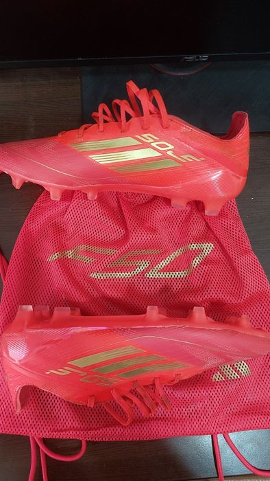 Ghete fotbal Adidas F50 Elite FG TWO
HORIZONS