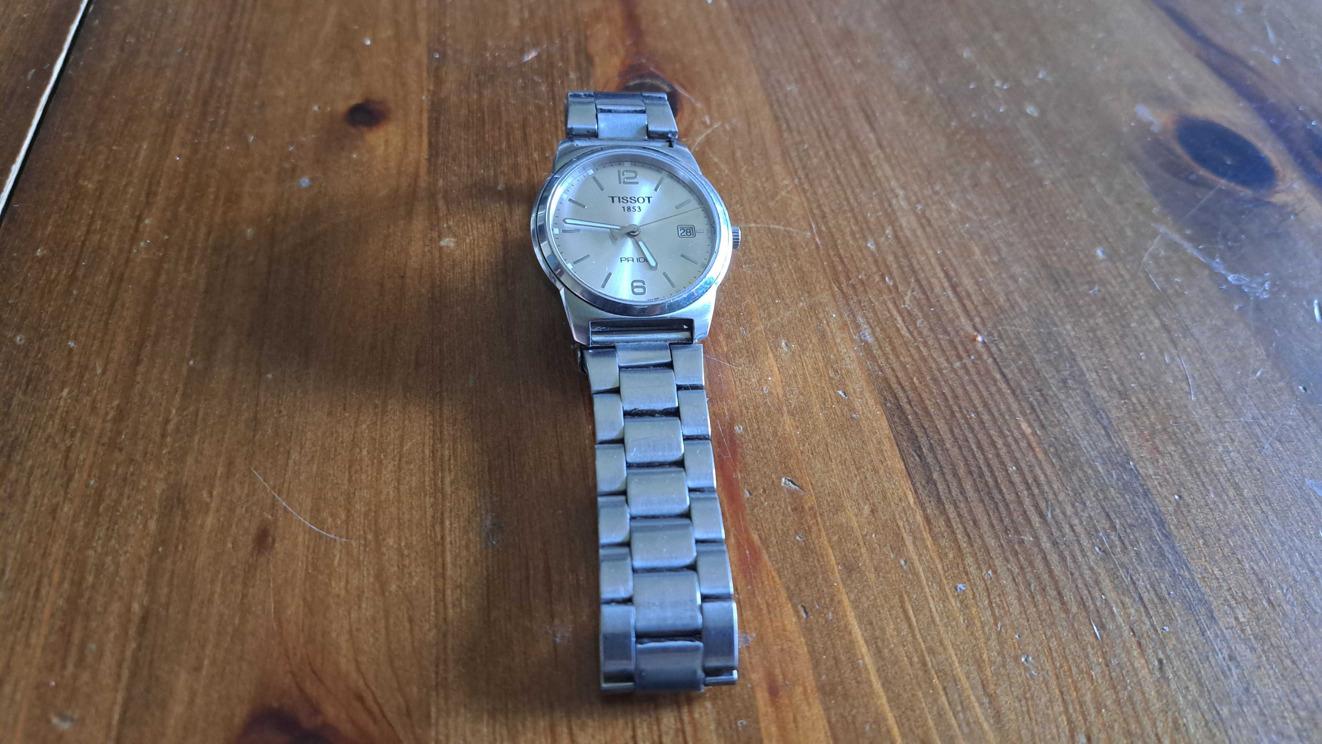 Швейцарски часовник Tissot PR 100 с повреда