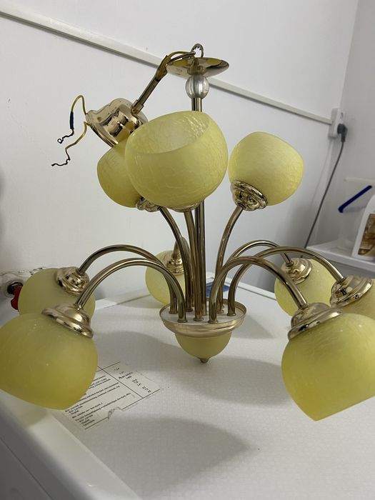 Продам люстру