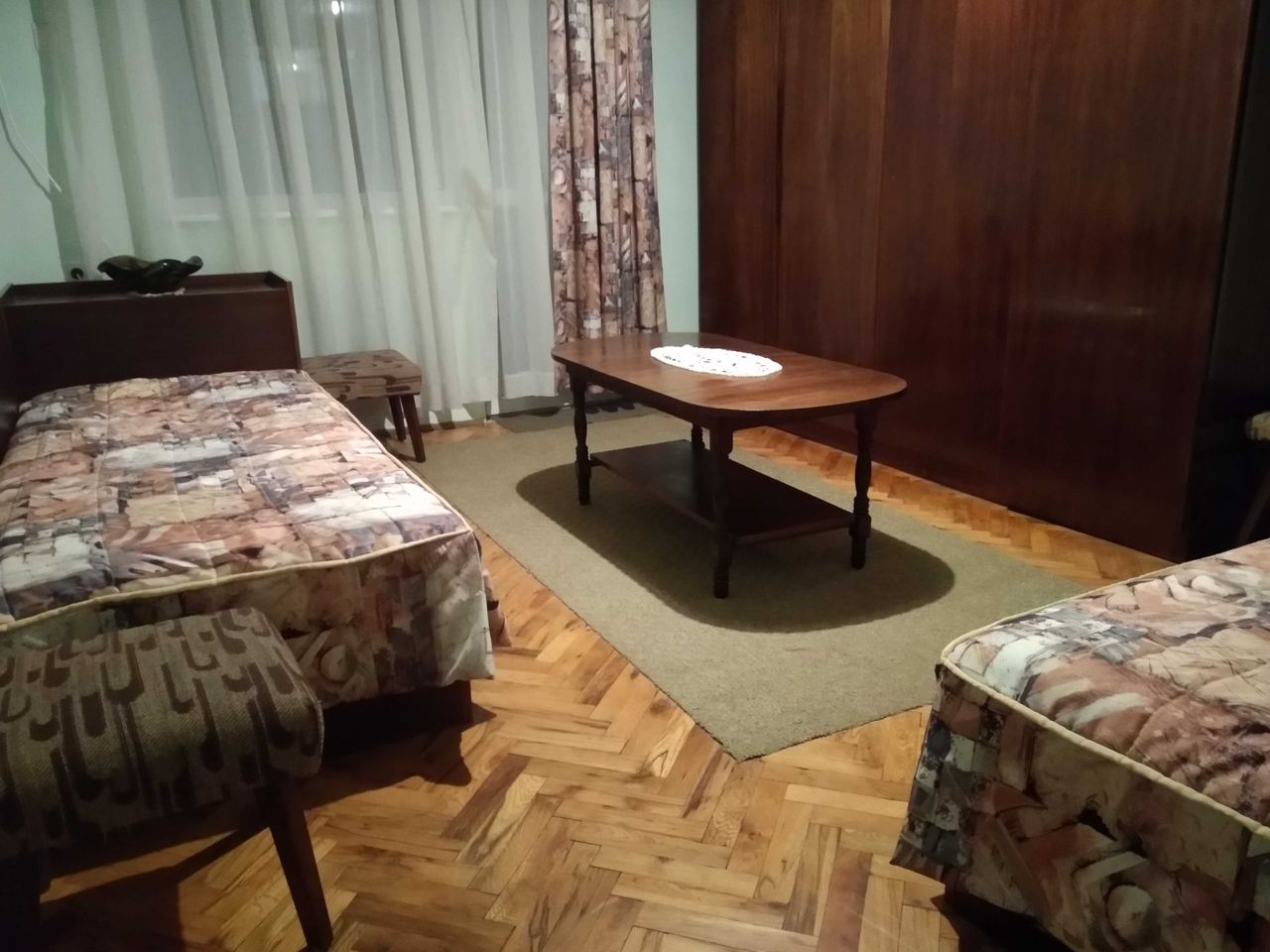 Дава се под наем Тристаен апартамент в Варна, Червен площад - 86 кв.м за 433.5 € - Снимка #2