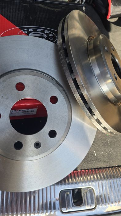 Спирачни дискове и накладки