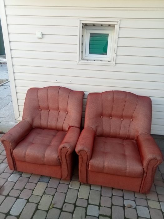 Продам два кресла