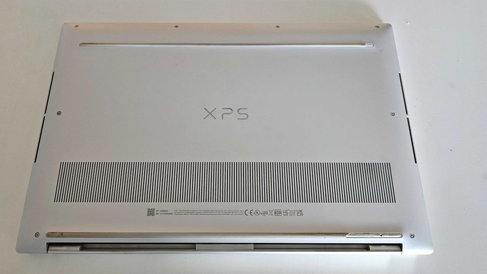 Лаптоп DELL XPS 15 9510