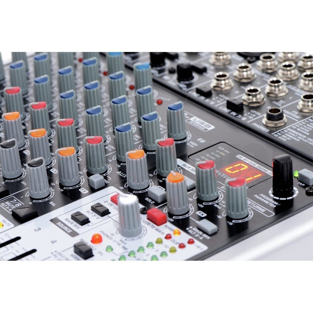 Behringer xenyx x1204