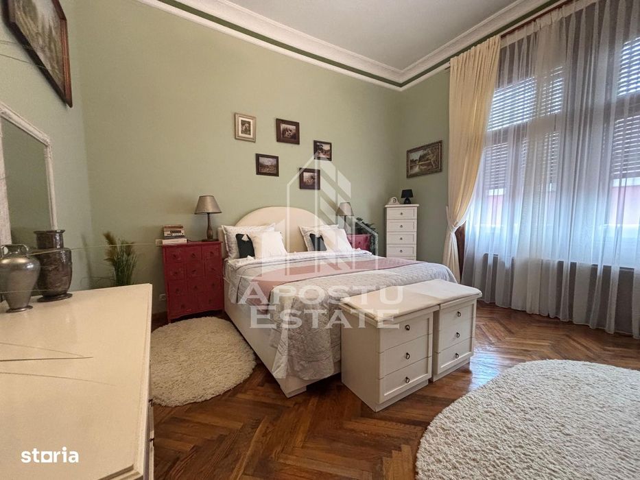 Apartament cu 3 camere, semidecomandat, zona Centrala