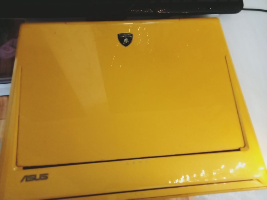 Продам ноутбук, мониторы, клавиатуры