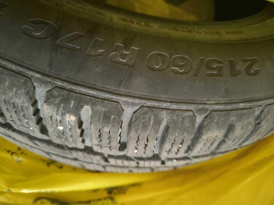 Гуми за бус 215/60/17