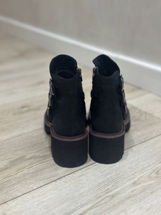 Ботинки из натуральной кожи