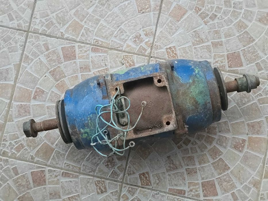 Motor electric trifazic biaxial, 1,7 kW, 1440rpm, 29 kg, cu fulie