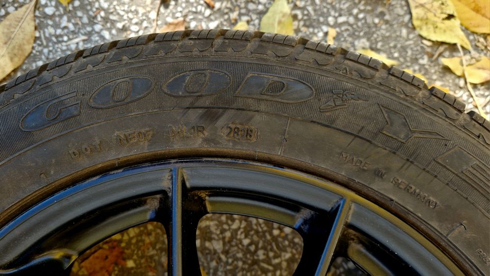 4бр 205/55/16 зимни гуми Goodyear UltraGrip Performance. Рънфлат