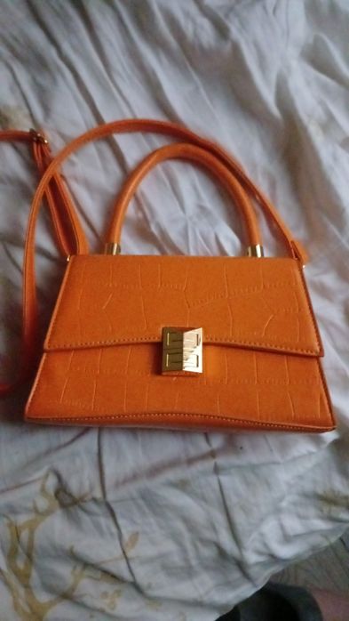 Продам Сумочку  новую от Манго