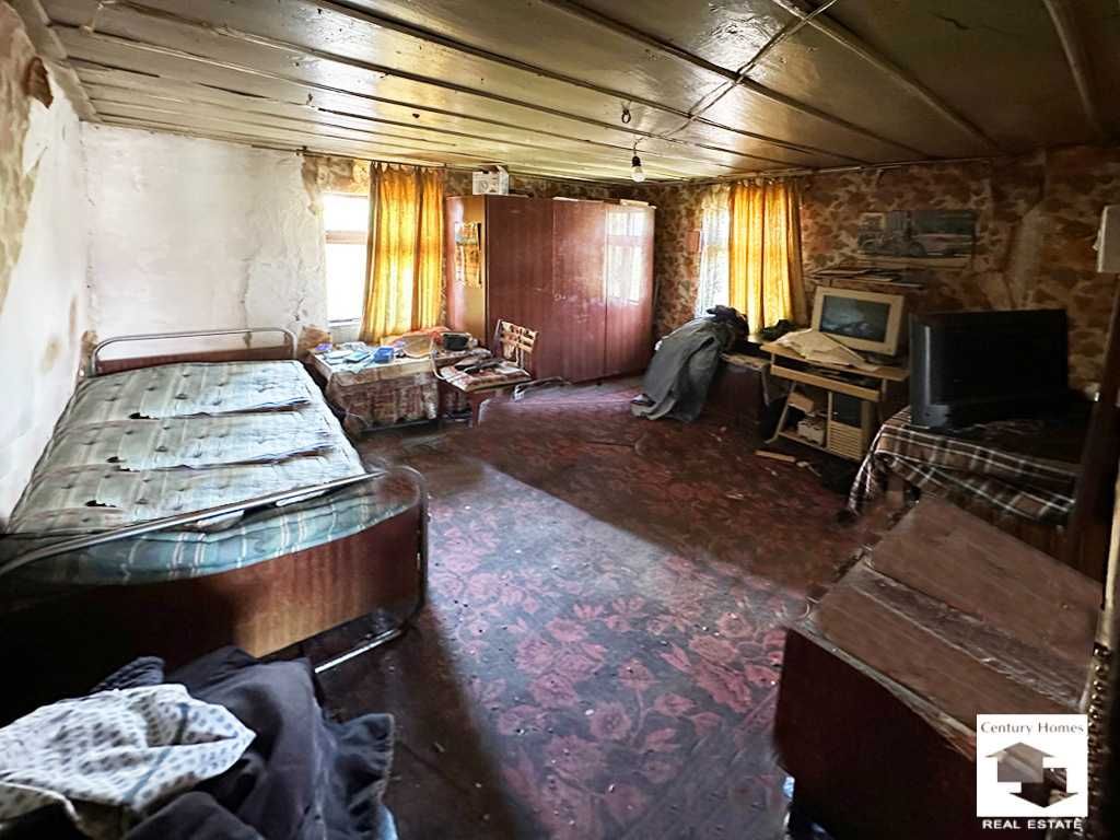 135218 Автентична възрожденска къща за ремонт в с. Джулюница