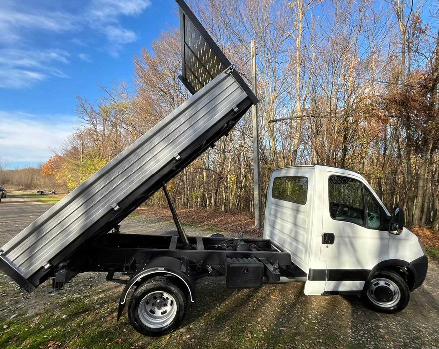 Iveco Daily 35C15, an fabricatie 2007, basculabil pe trei parti