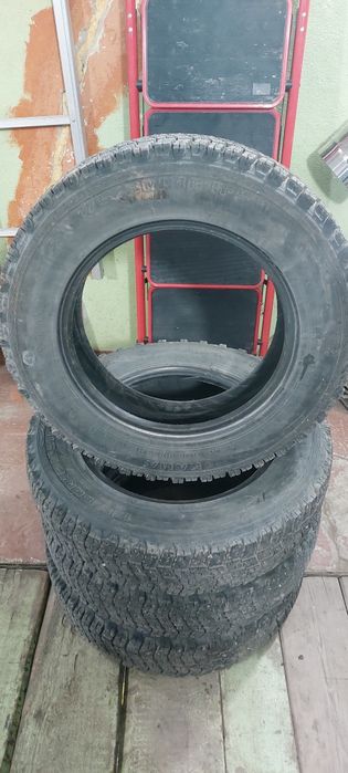 Шины зимние на шипах р16.