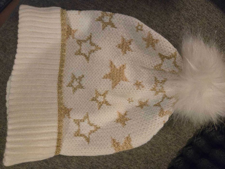 Дамска шапка Terranova нова