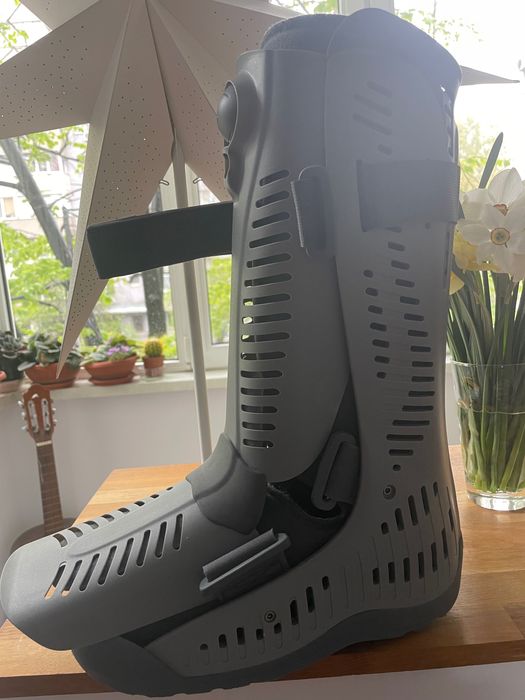 Orteza glezna Ossur Rebound Air Walker M fractura glezna