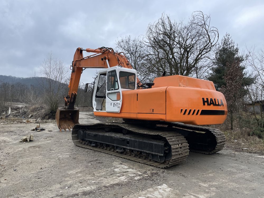 Excavator HALLA 35 tone