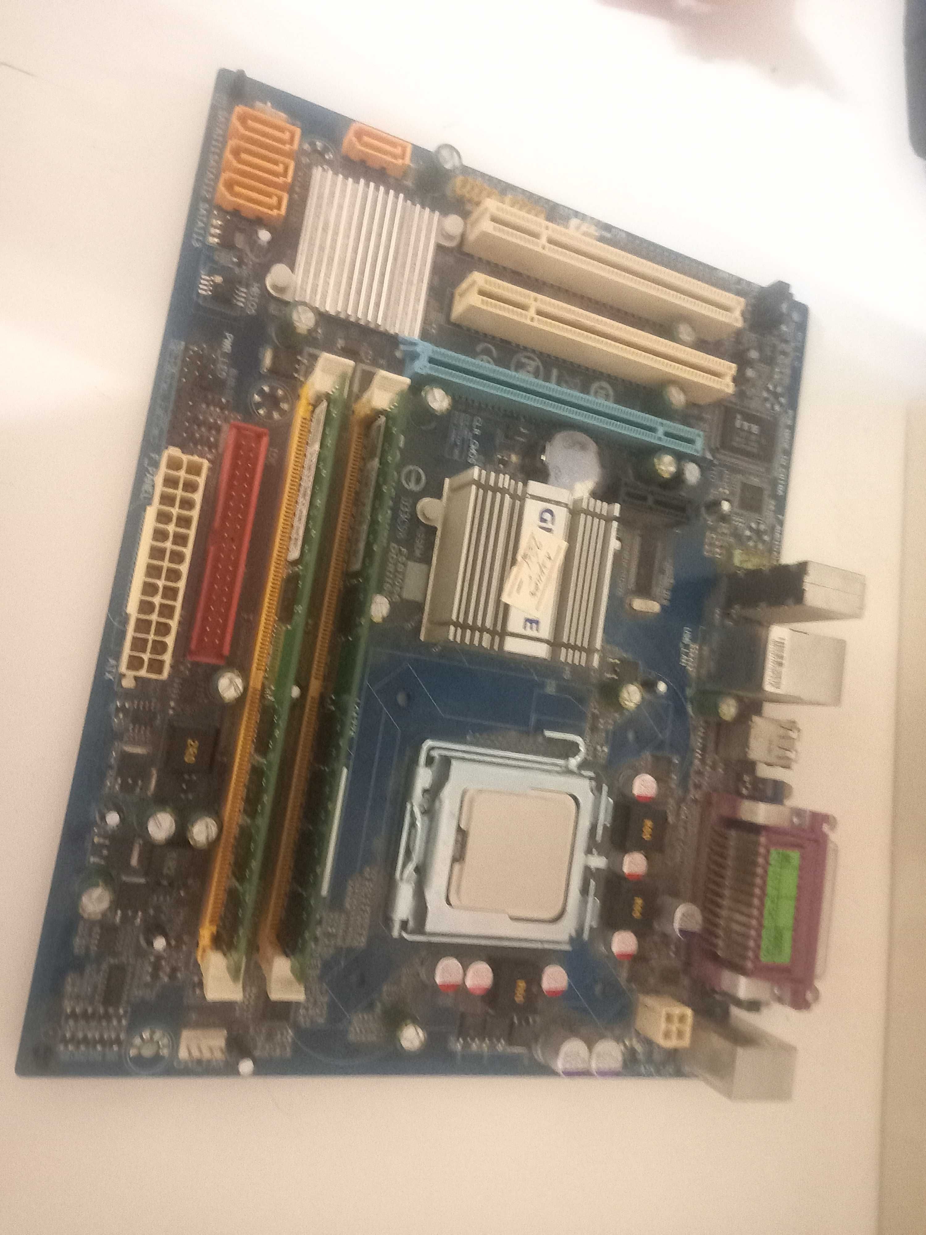 Gigabyte материнская плата (lga 775)