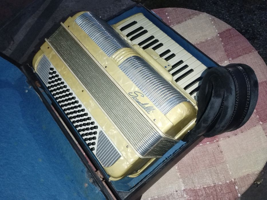 Scandalli 80 basi