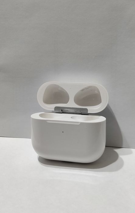 AirPods 3 футляр,кейс (оригинал)
