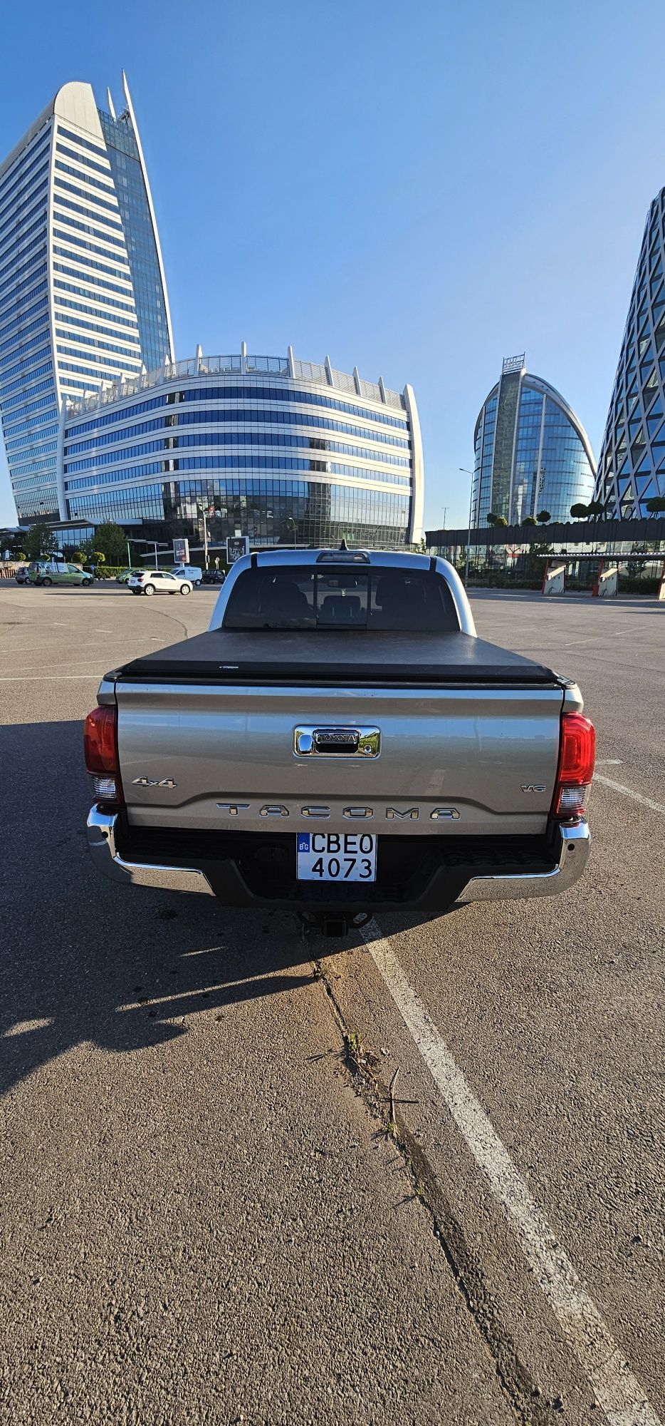 Toyota Tacoma SR5 v6 4x4 N300