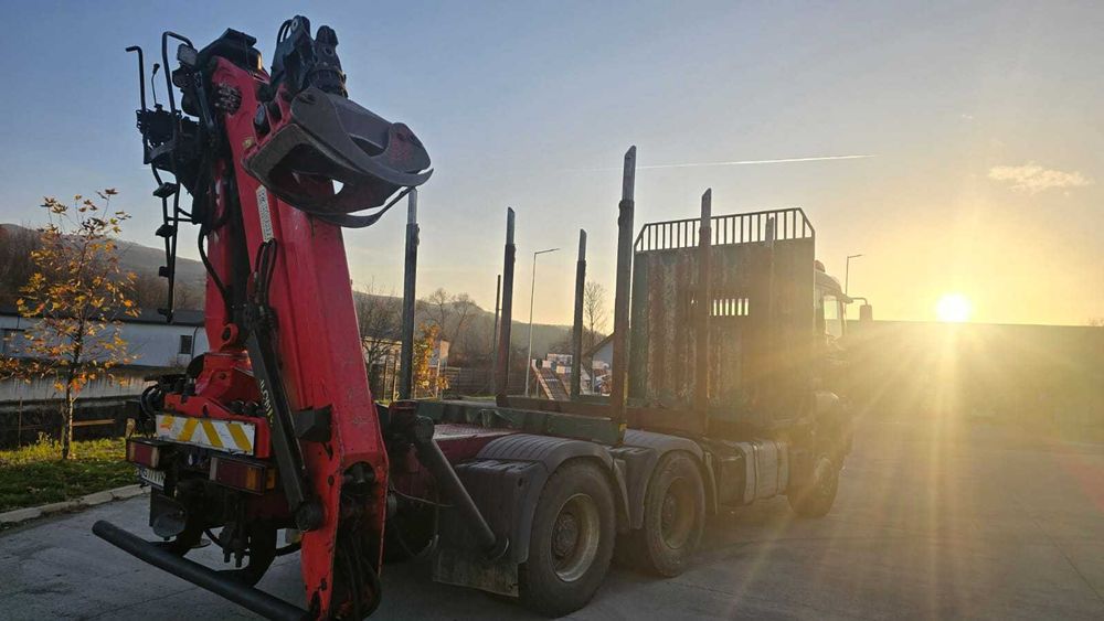 Man Forestier cu macara Epsilon