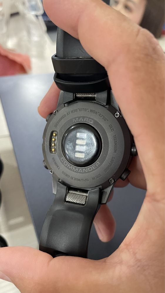 Смарт - часы Garmin Marq Commander