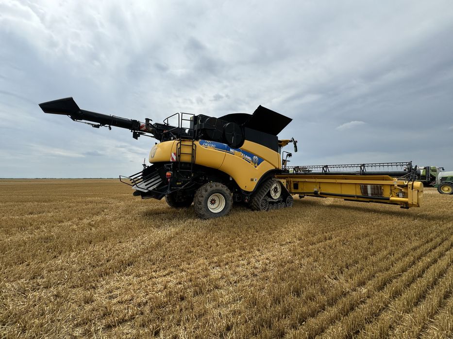 New Holland CR 10.90