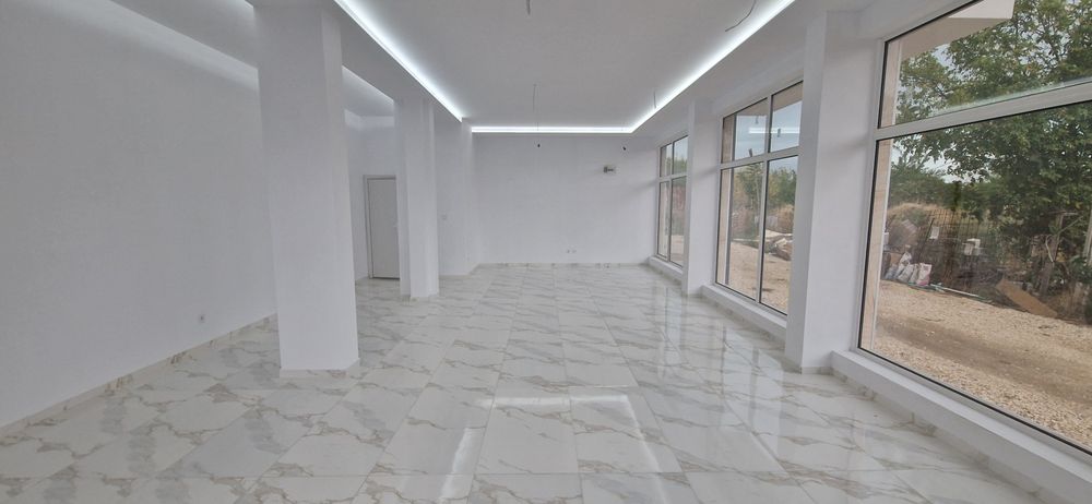 Дава се под наем Магазин в Пловдив, Коматевски възел - 90 кв.м за 1020 € - Снимка #2