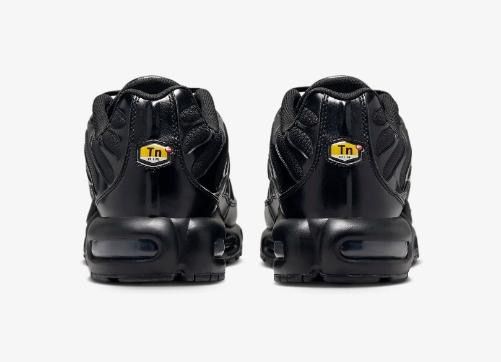 Nike TN triple black