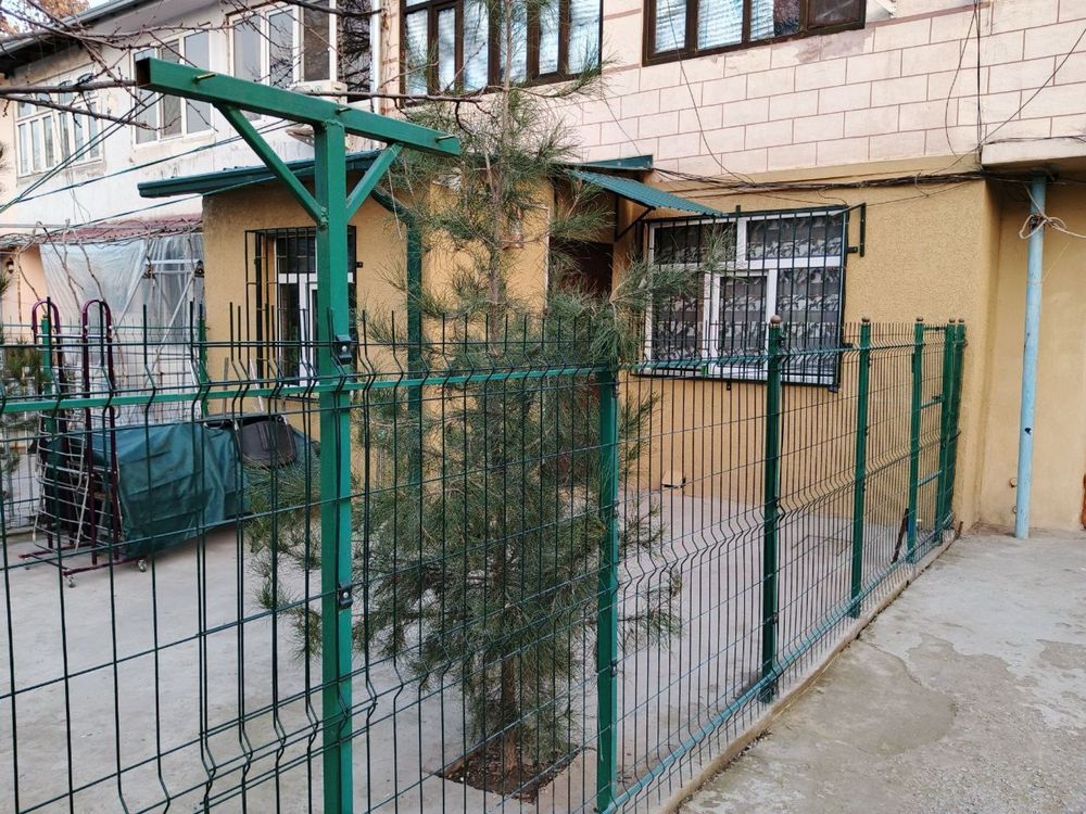 Продается квартира в цетре города Янгиюль (со всеми удобствами)