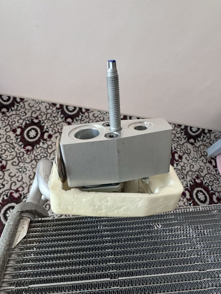Onix konditsioner radiatori sotiladi, holati yangi
