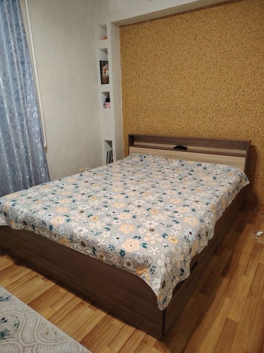 Продам кровать без матраса