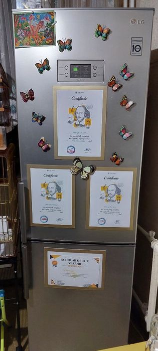 LG  холодильник сотилади