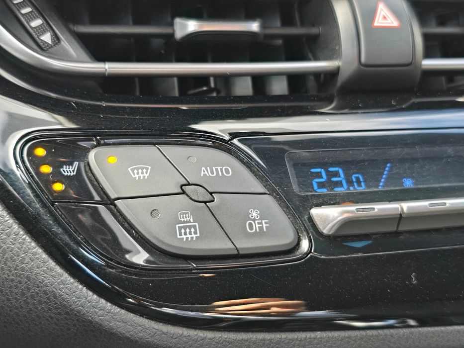Toyota C-HR 1.8i HYBRID/Лизинг