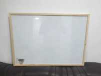 Tablă Magnetică Scheepjes 50x70 cm – Cu Ramă de Lemn Alb/Maro